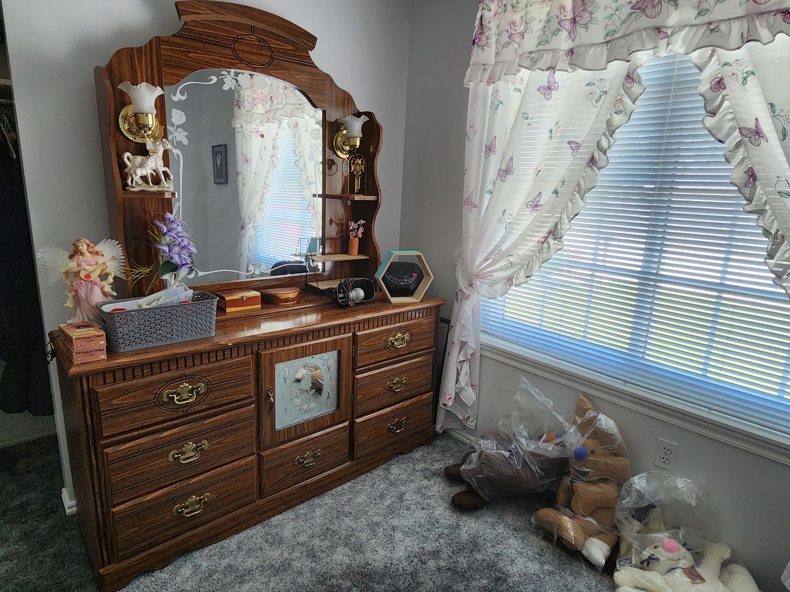 Main image 3