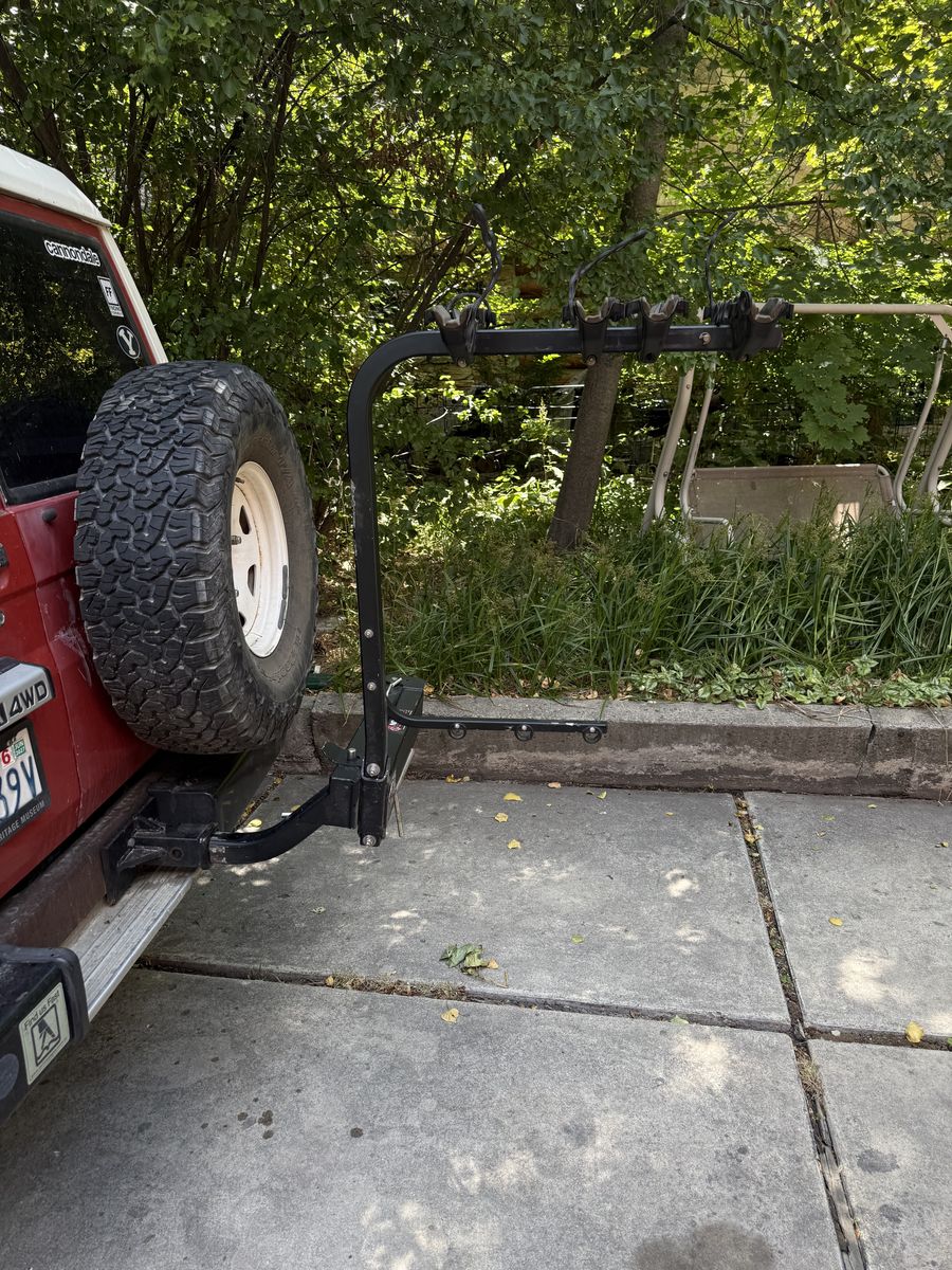 Yakima 4 bike Hitch Rack with Swing-Out