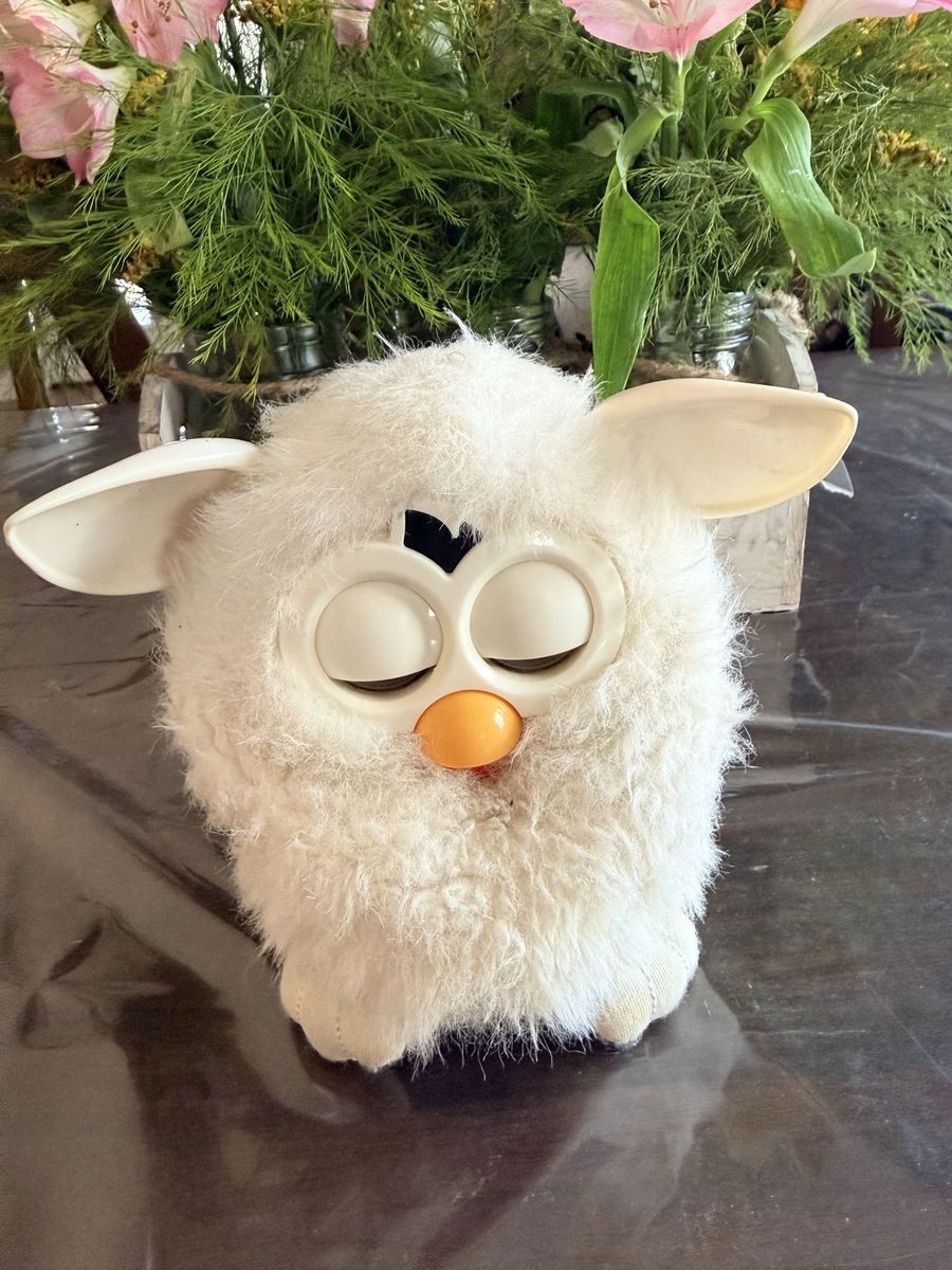 RARE FIND Hasbro Furby 2012 White Yeti