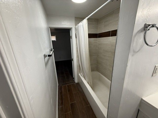 Main image 10