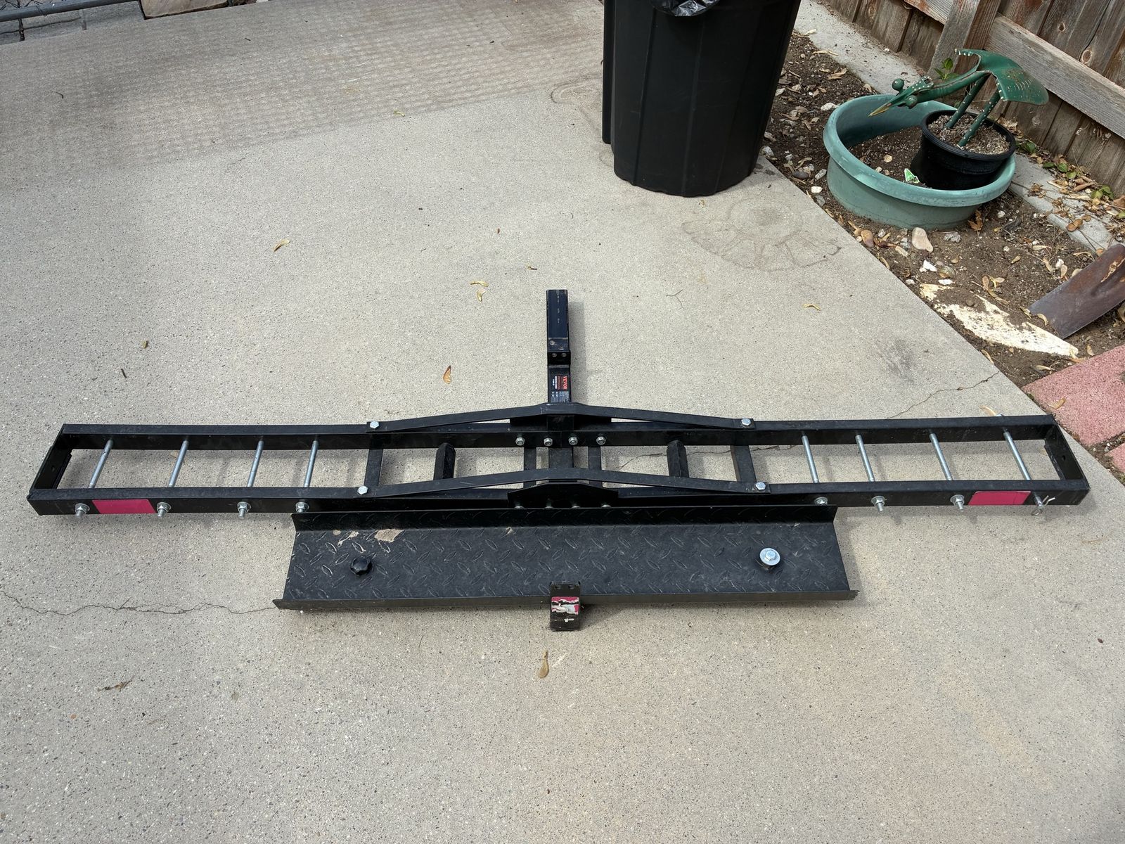 Hictch carrier , can Carry 650 lbs for dirt bikes