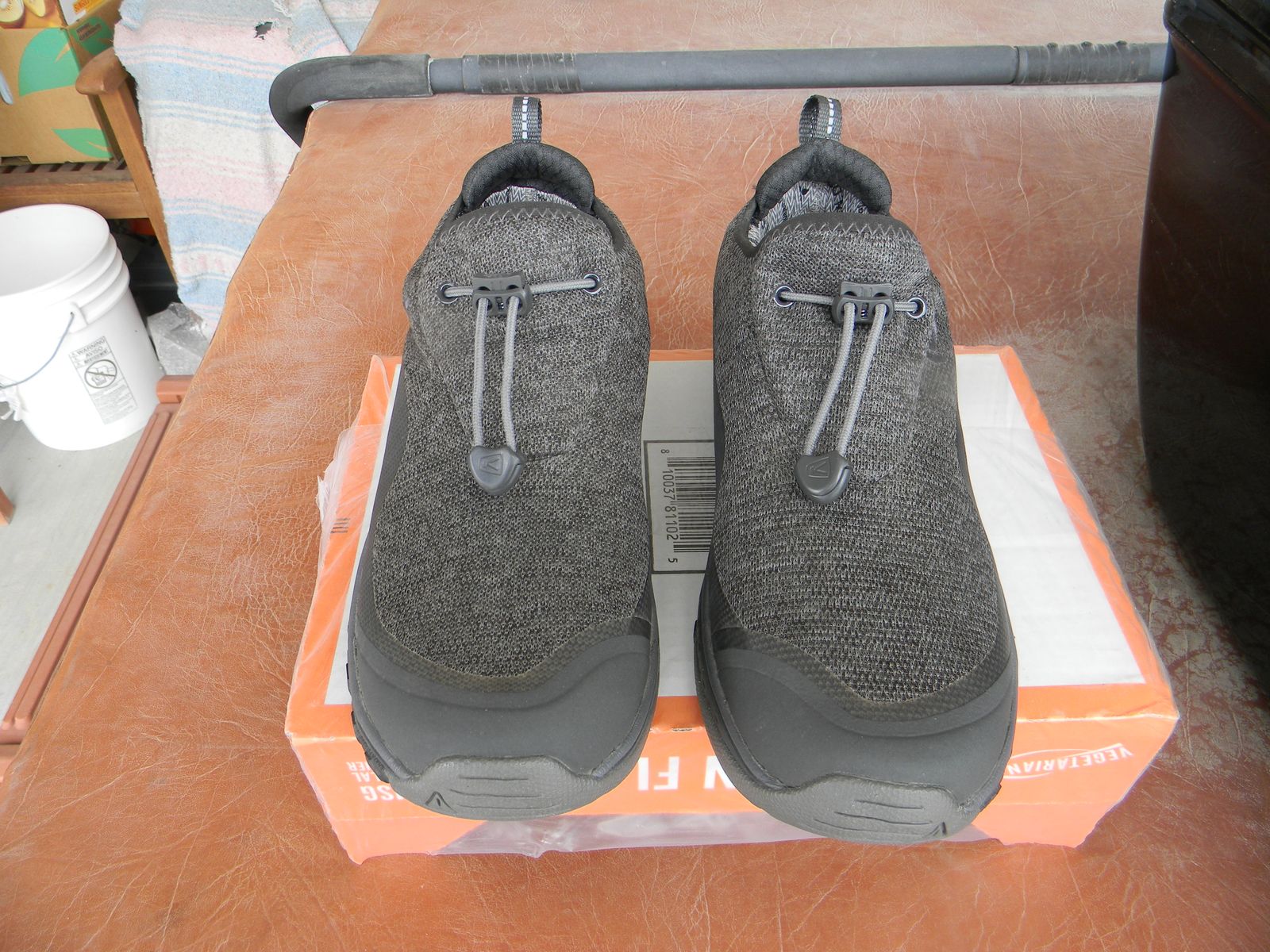 KEEN WOMENS/MENS BOAT SHOES