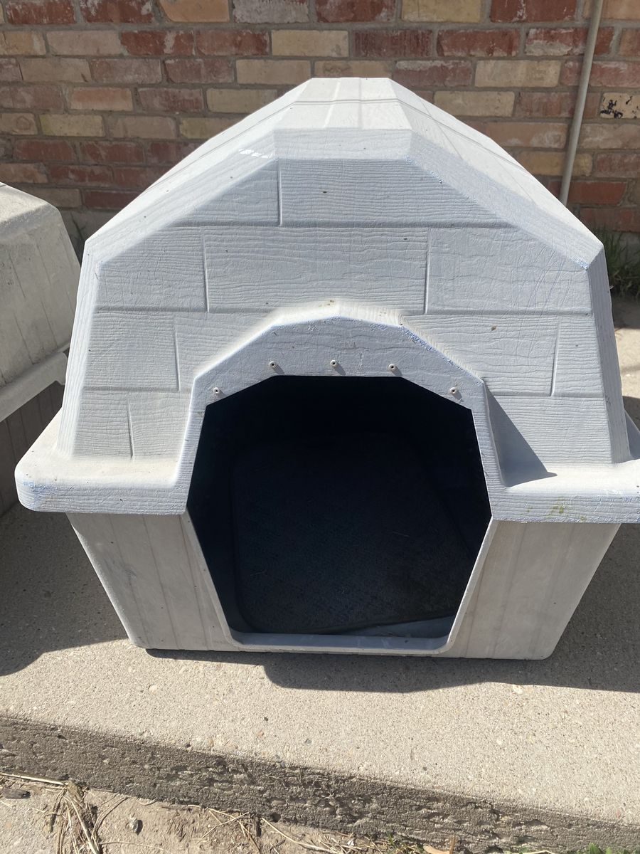 Medium Dog House