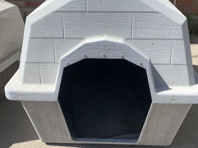 Medium Dog House