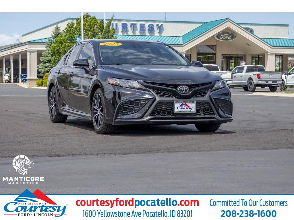 2023 Toyota Camry SE