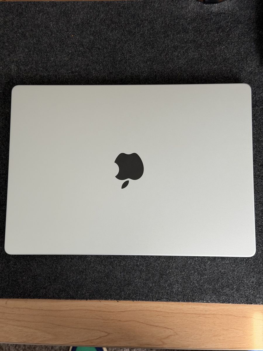 Apple MacBook Pro 14-inch M5 - Excellent Condition