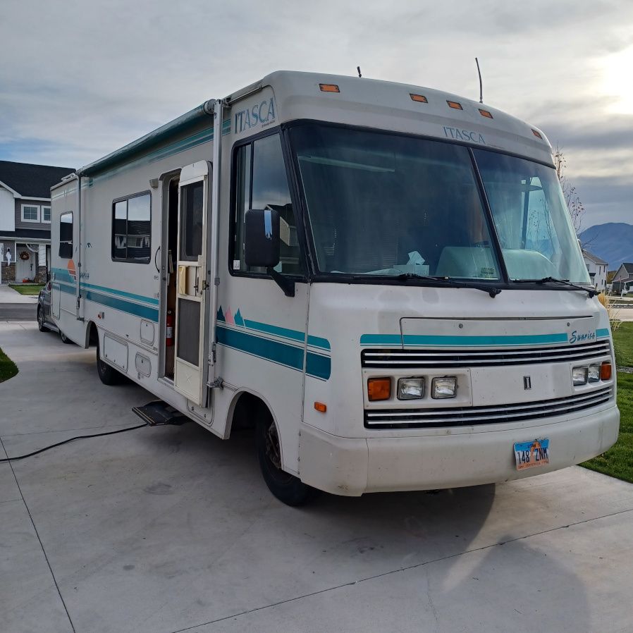 1994 Winnebago Itasca Sunrise 31RQ