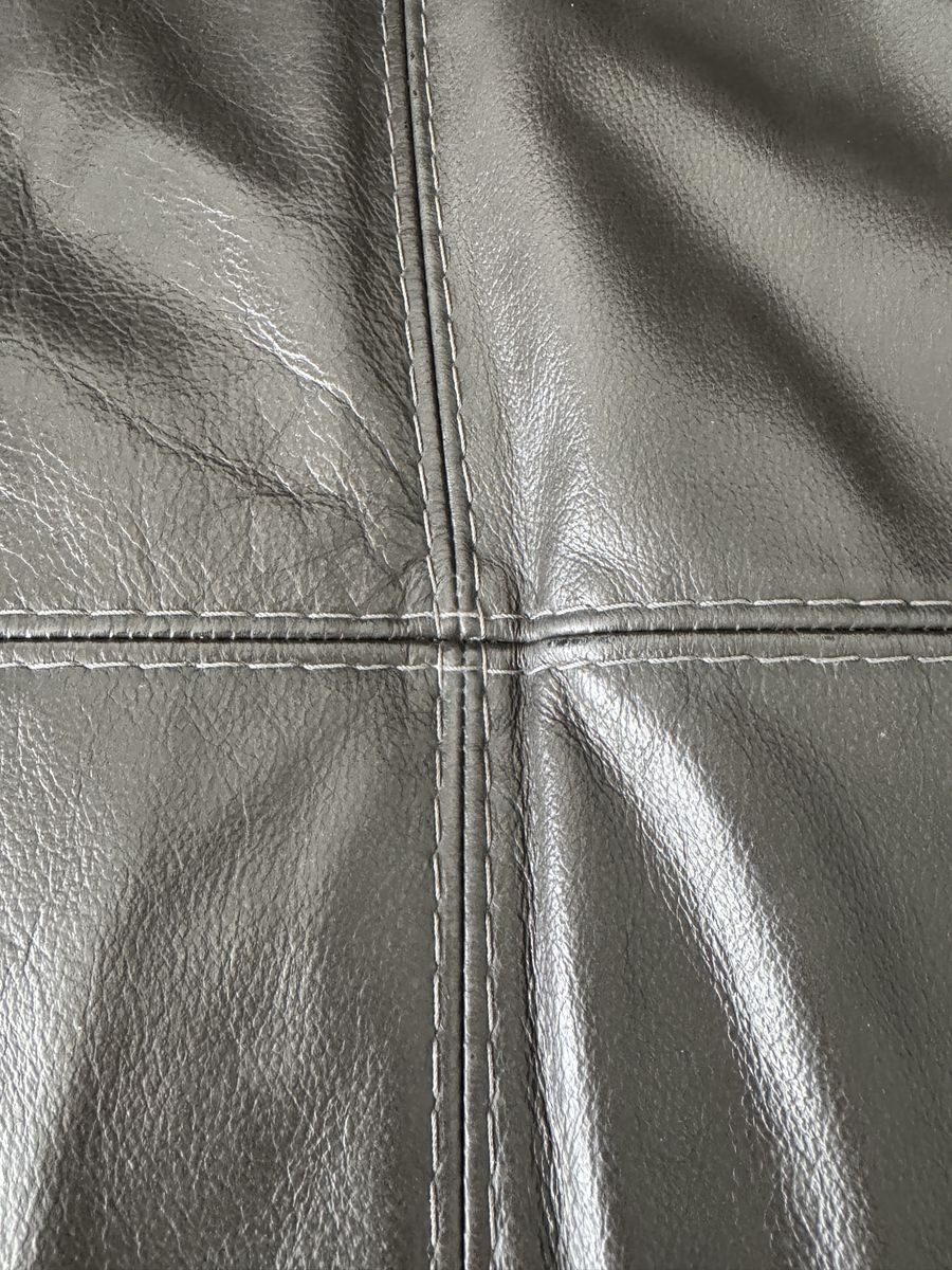 Main image 3