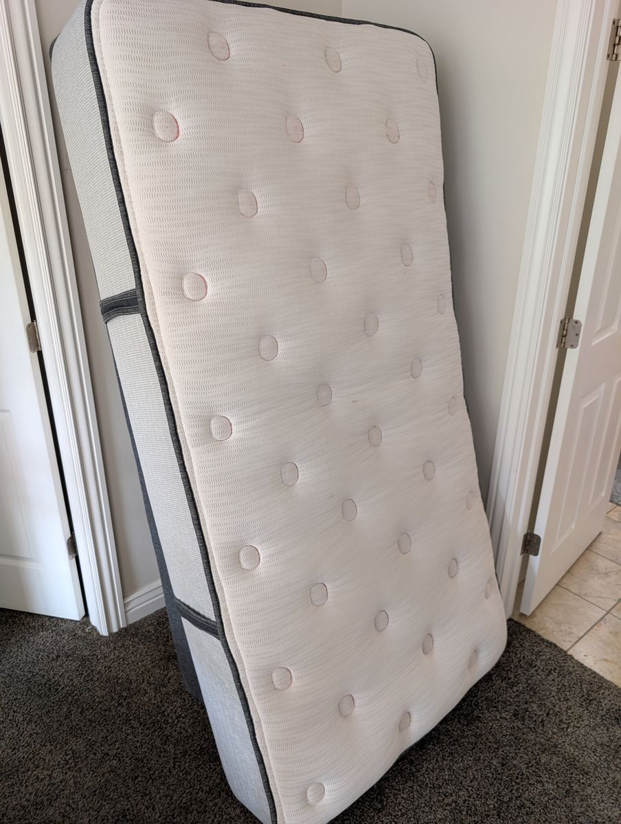 Beauty rest twin bed