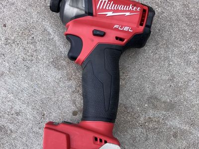 Milwaukee M18 Surge 1/4 Hex Hydraulic Driver