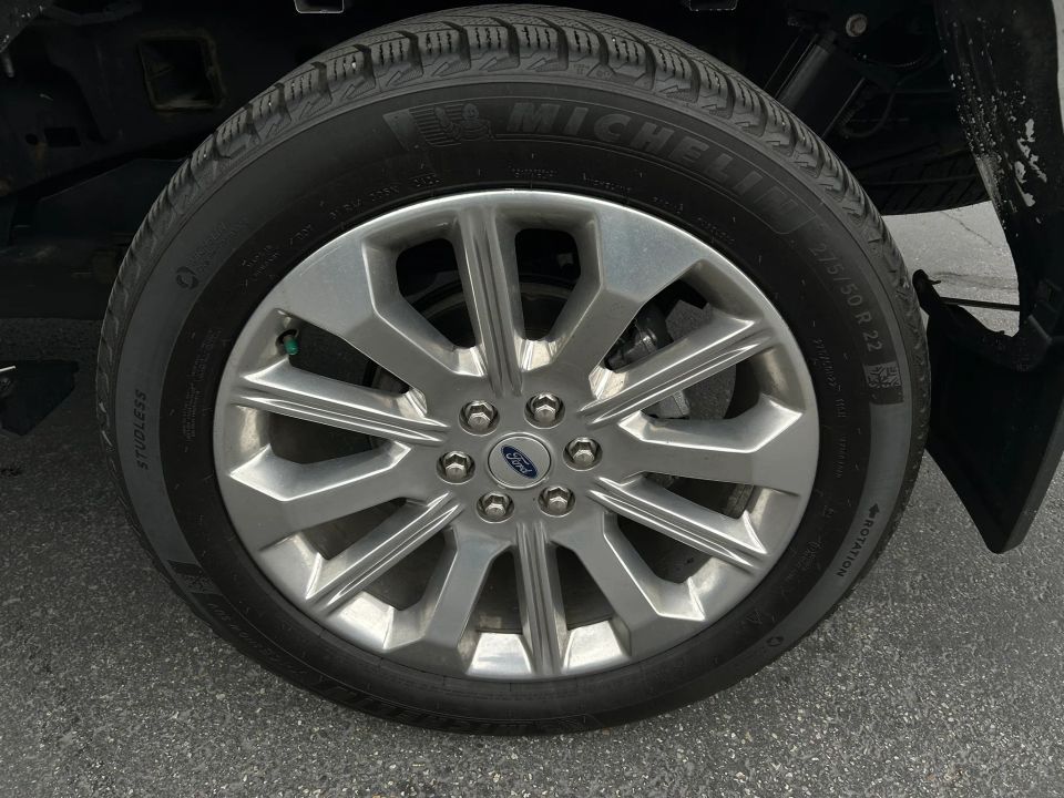 Main image 6