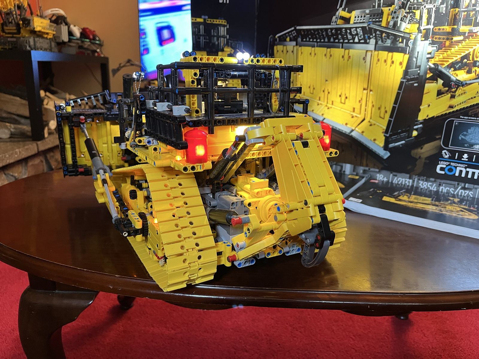 Main image 3