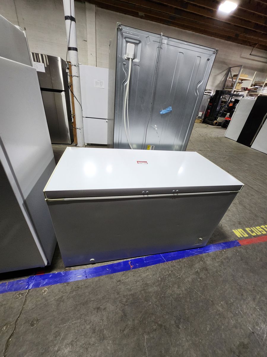 GREAT CHEST FREEZER! WITH A FULL WARRANTY