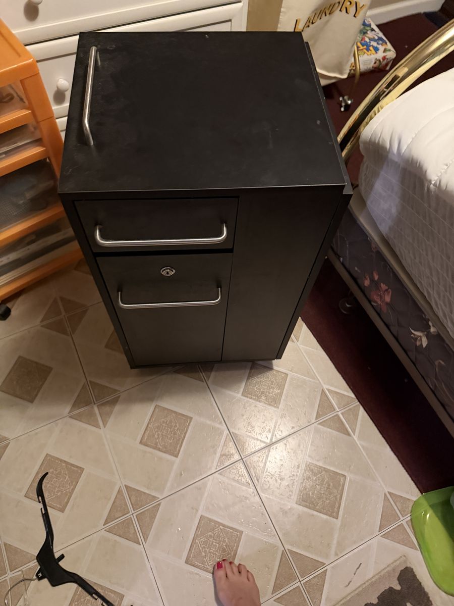 Nail table