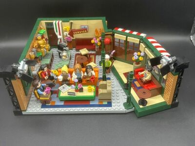 Lego F.R.I.E.N.D.S Central Perk 21319