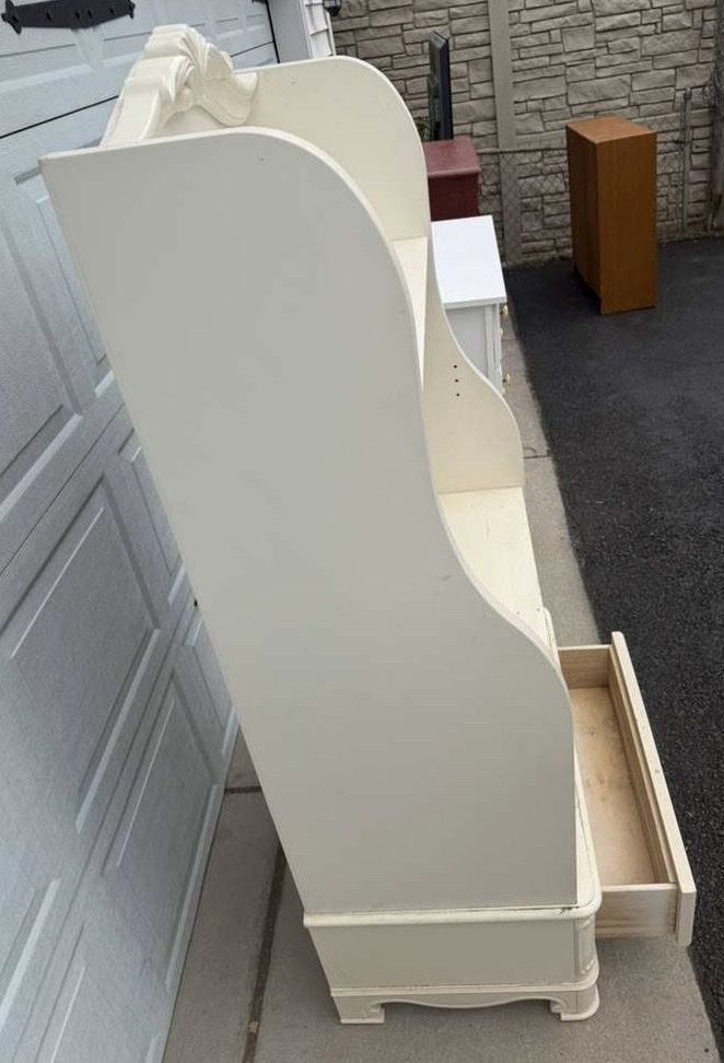 Main image 6