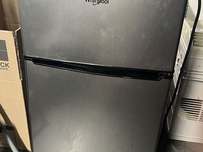 Mini fridge