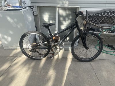 Trek 820 24 Mountain Bike