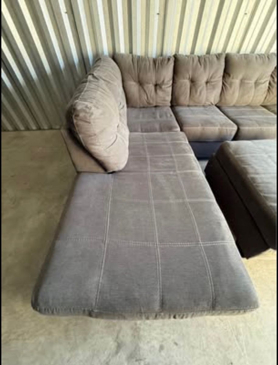 Gray sectional and ottoman - Free delivery!