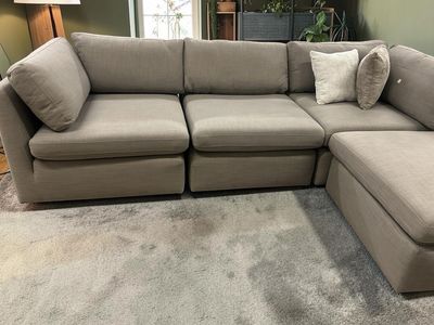 Can deliver Like new Sam’s modular sectional