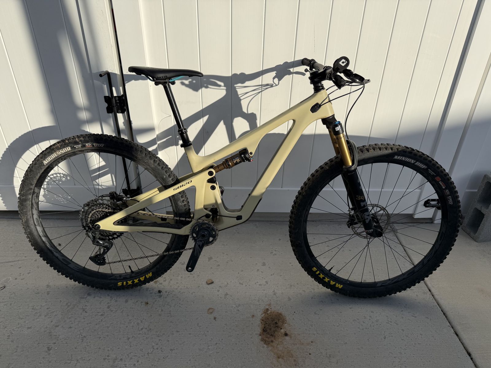 2024 Medium Yeti SB 120