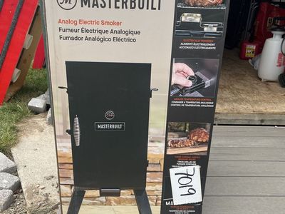 Masterbuilt analog electric smoker - BRAND NEW