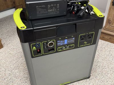 Goal Zero Yeti 6000X (6,071Wh) – Only Used -/4 Cycles – Indoor Stored – Solar Panels Available