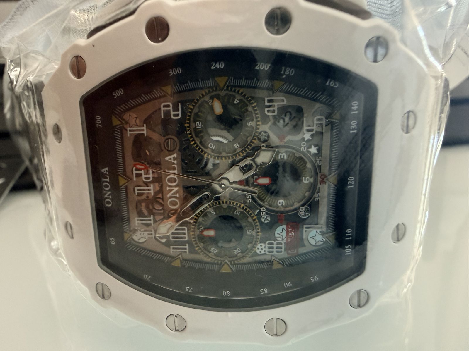Main image 6