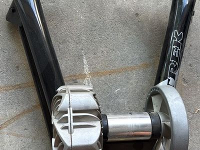 Trek CycleOps Fluid Indoor Bicycle Trainer