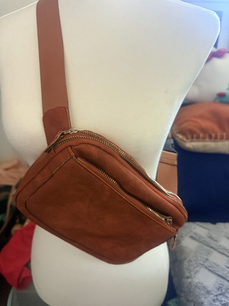 Hip, Crossbody, Fanny Pack.