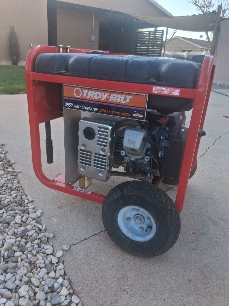 Troy-Bilt 3550 Watt Generator with Briggs & Stratton 6.75 HP OHV Engine