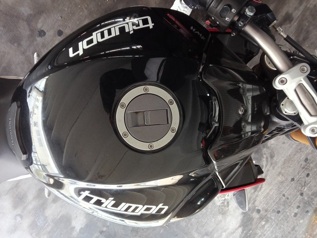 2014 triumph speed triple RRR 1050 plush