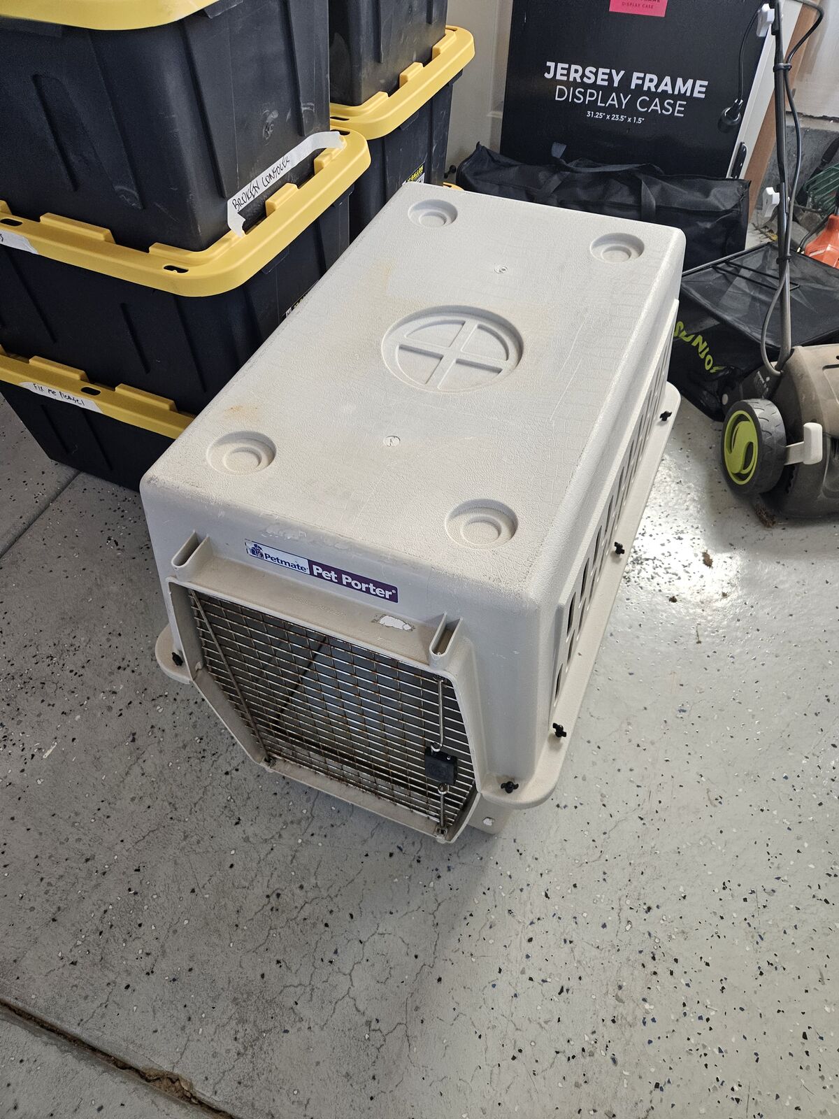 Large Dog Kennel / Crate