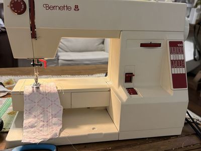 Bernette 100 Bernina Sewing Machine, Fritz Gegauf Ltd. W-Germany, Typ 100 Household Sewing