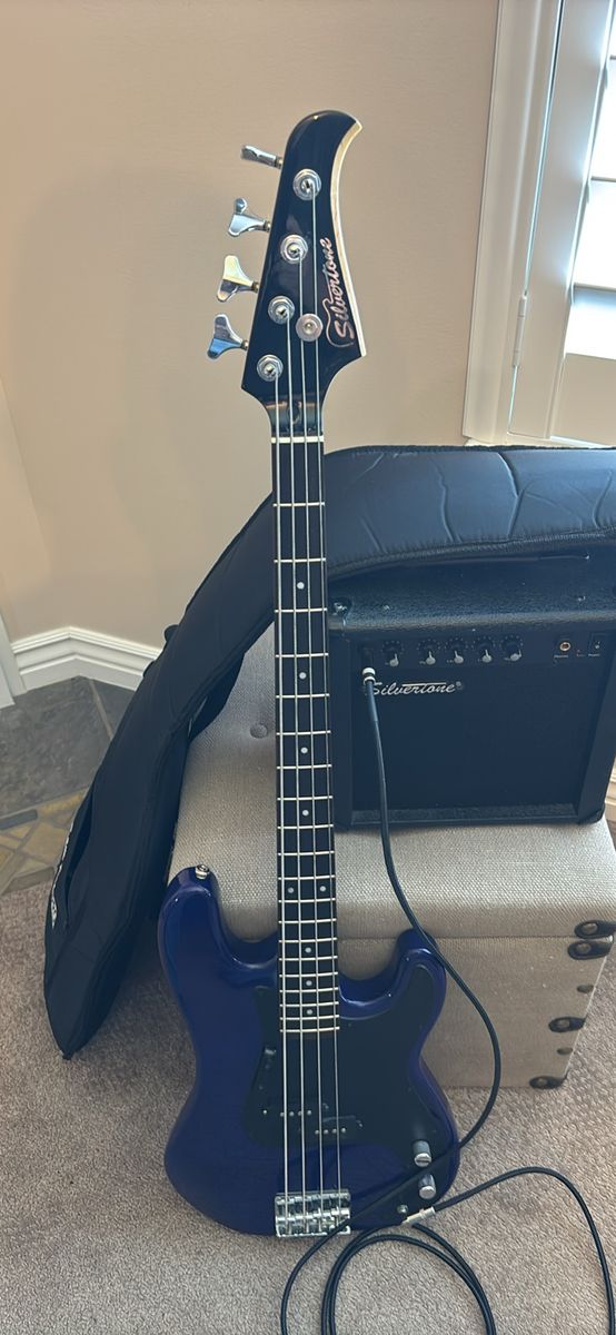 Silvertone Bass w/Amp Complete Bundle