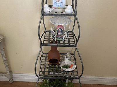 Beautiful 4 tier metal plant stand