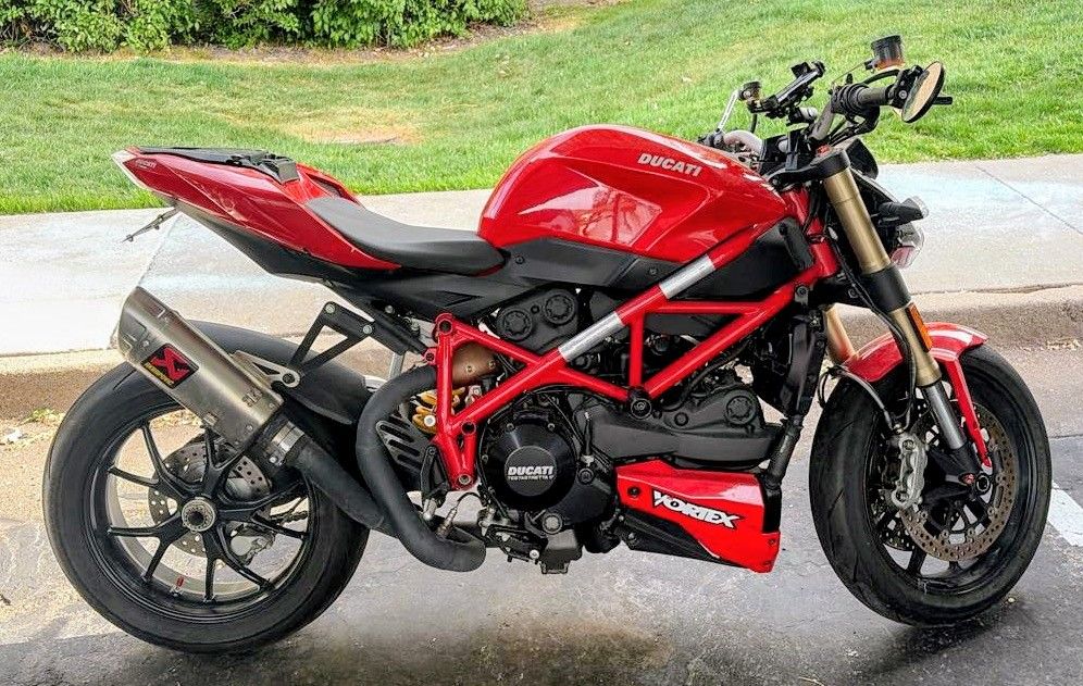 Ducati StreetFighter 848cc L-twin Testastretta