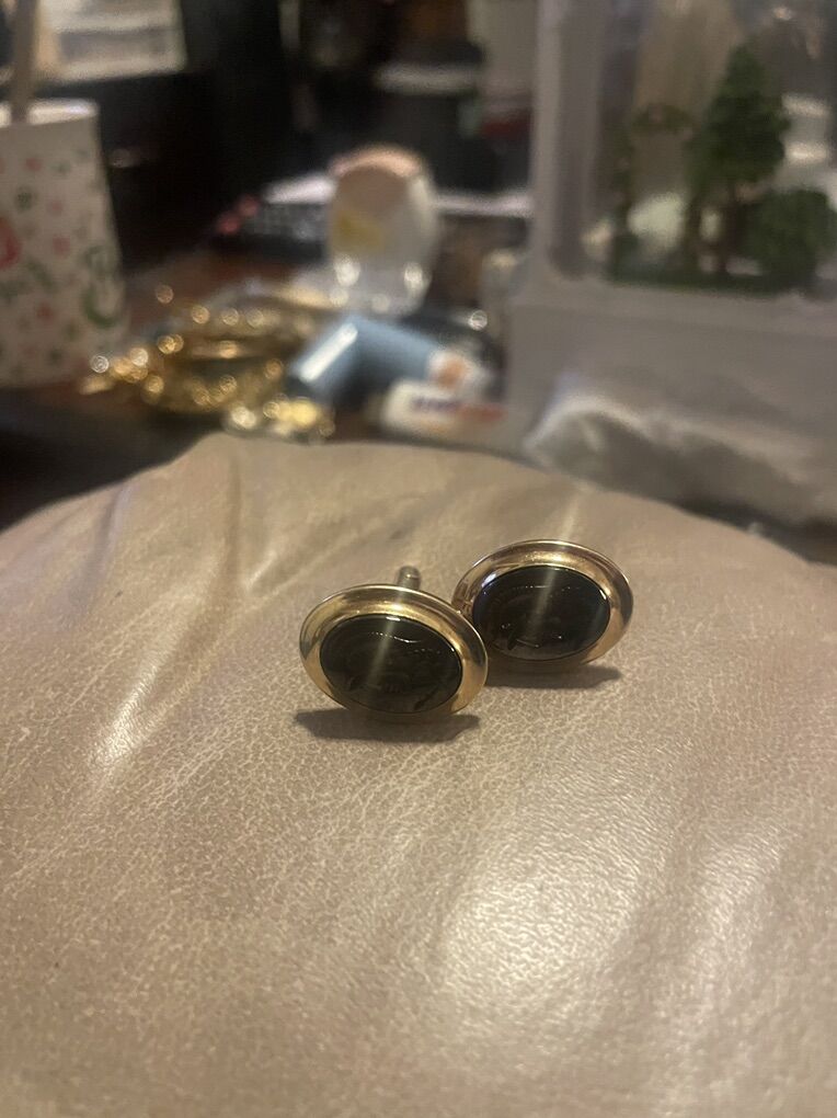Zues Gold Cuff Links