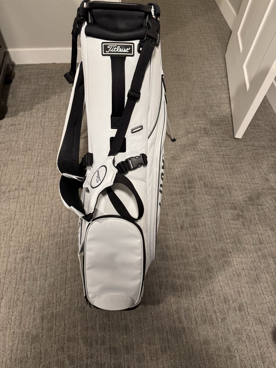 Titleist Golf Stand Bag  and Black Dual Shoulder Straps and vessel bag