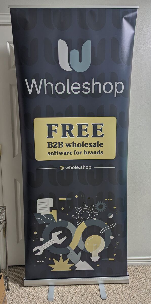 Display Signs Self Standing Aluminum Retracting 36" x 72" (2