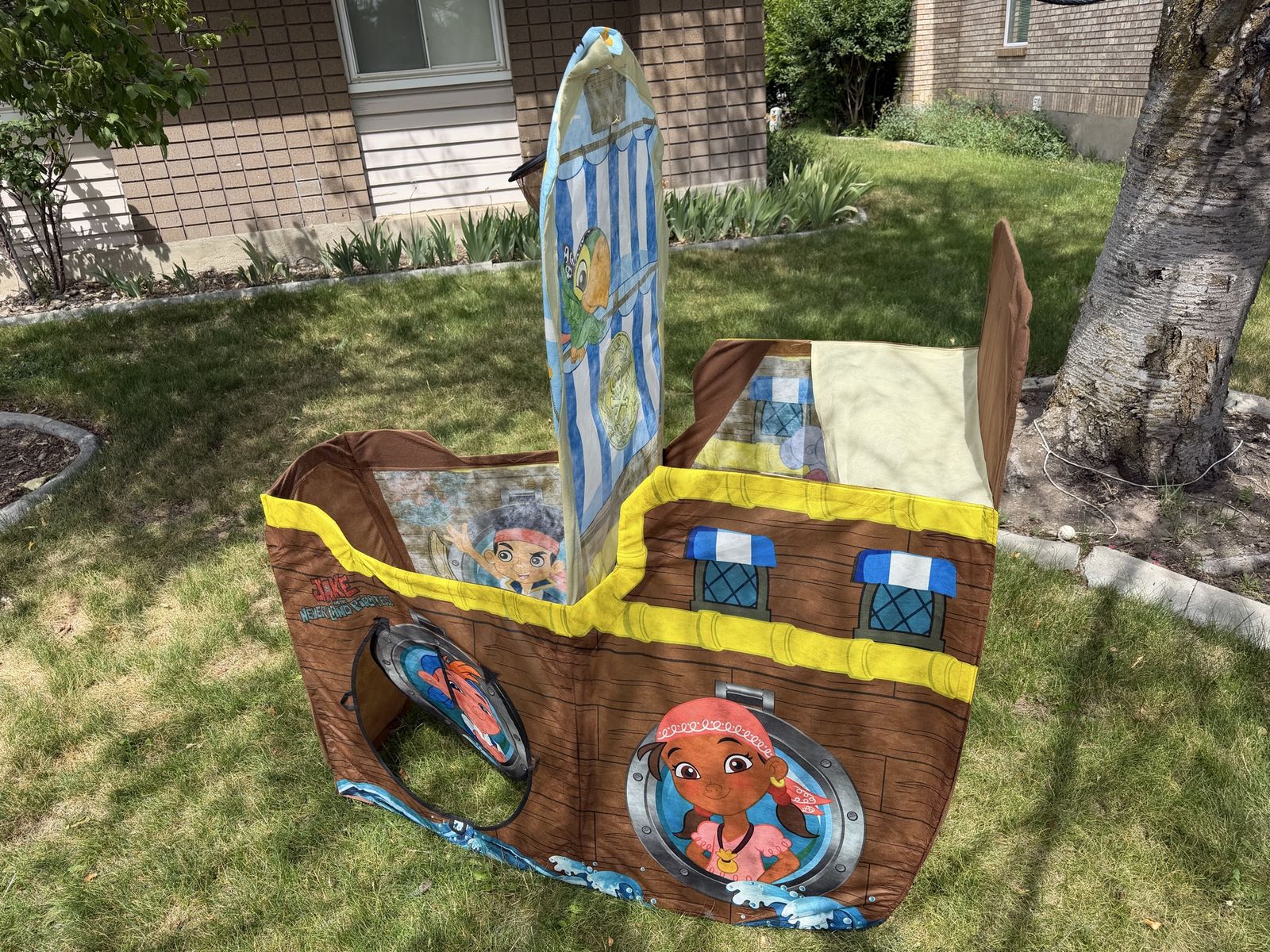 Main image 4
