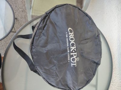 Crock-Pot 7-Quart Cook & Carry Programmable Slow Cooker with Travel Bag