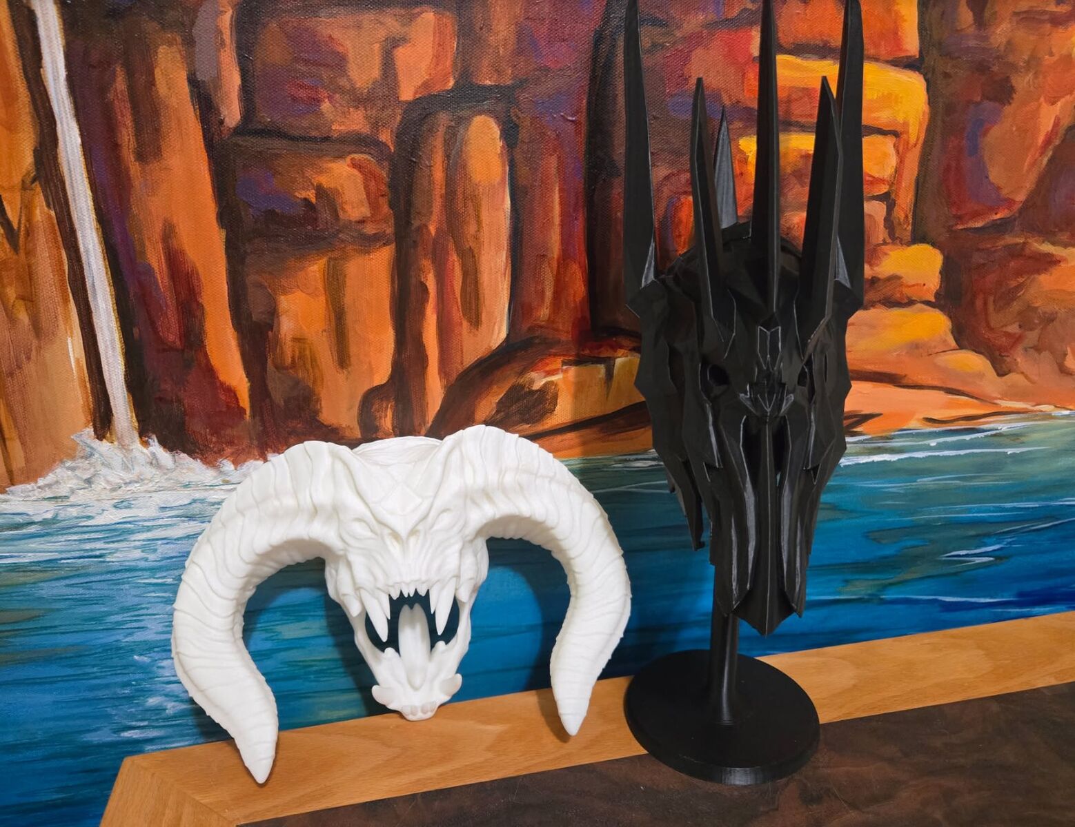 Saurons Helmet | Lord of the Rings and other collectibles