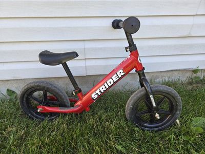 Strider Balance Bike - Red