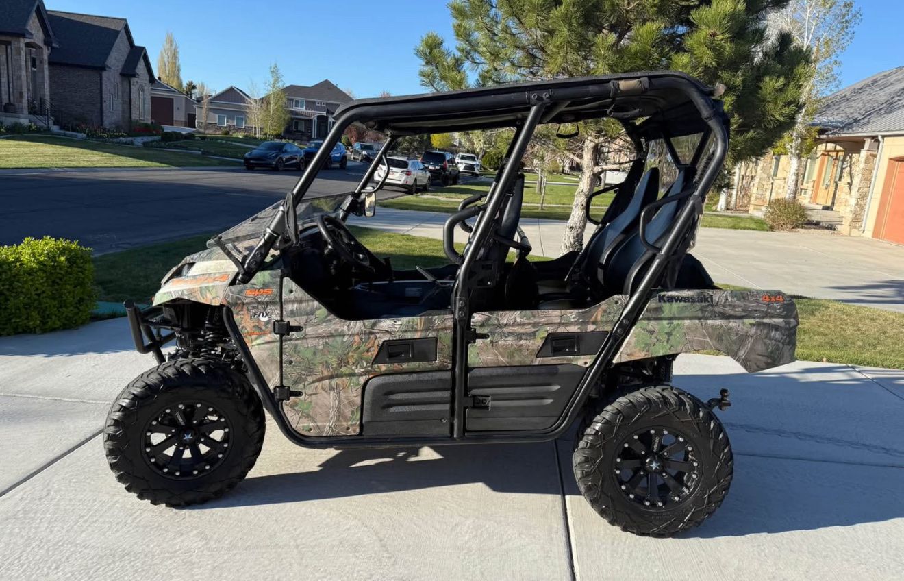 2016 Kawasaki Teryx4 4x4 Camo Side by Side UTV with Accessories