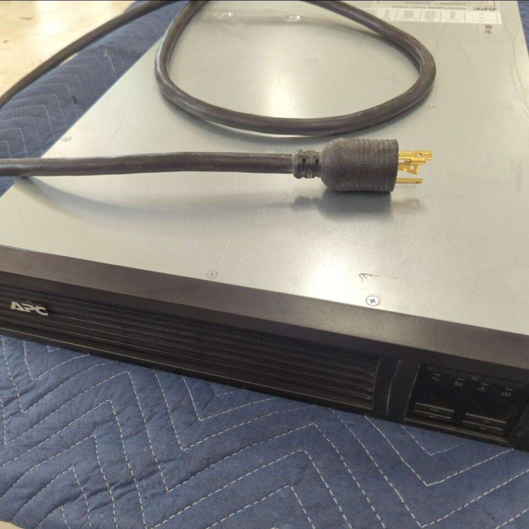 uninterruptible power supply APC by Schneider elec