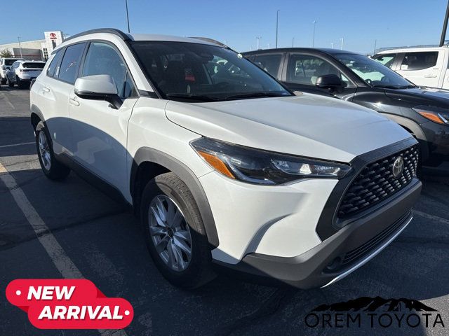 2024 Toyota Corolla Cross LE