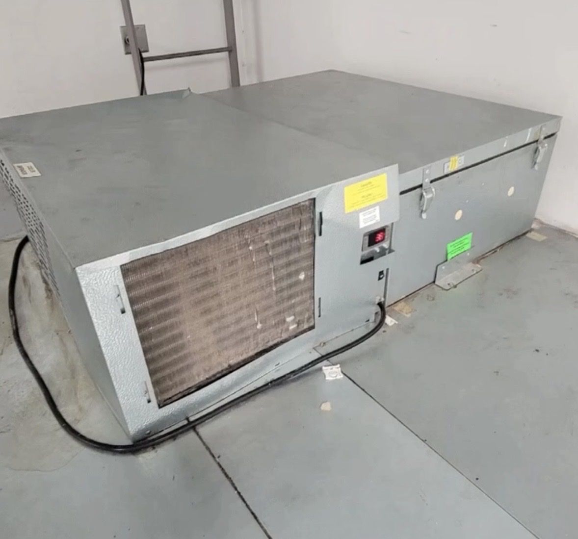 Main image 6