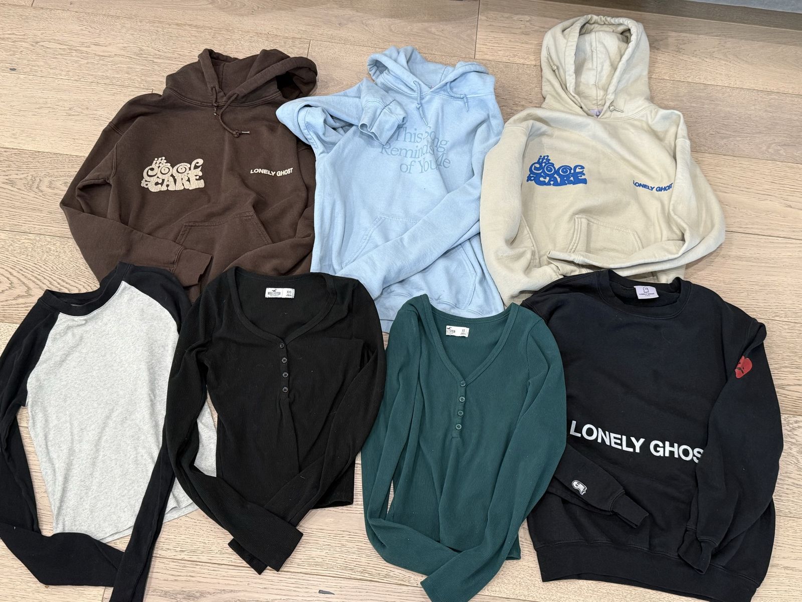 Lonely Ghost And Hollister Girls CLothes Lot Of 7