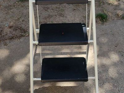 Step ladder